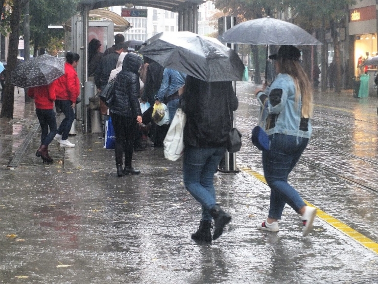 Eskişehir’de Sağanak Yağmur