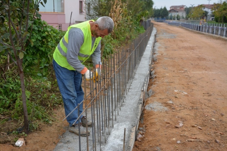 Kartepe’de Çevre Düzenleme Ve Onarım Çalışmalarını Sürdürüyor