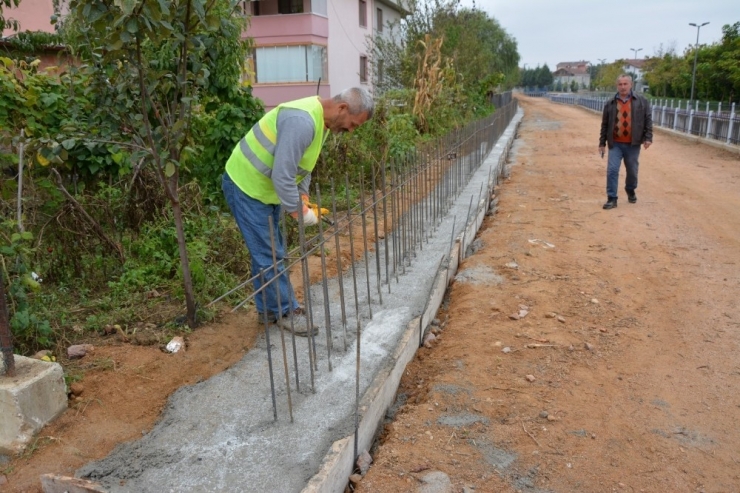 Kartepe’de Çevre Düzenleme Ve Onarım Çalışmalarını Sürdürüyor