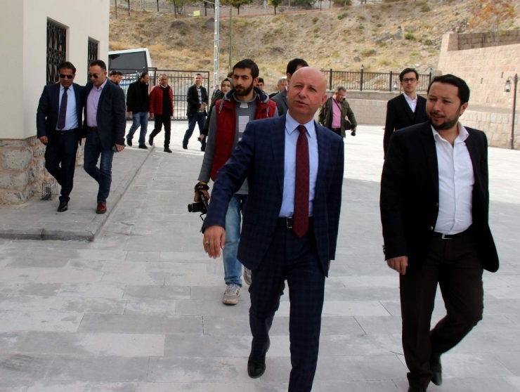 Başkan Çolakbayrakdar Projelerini Görsel Brifing İle Tanıttı