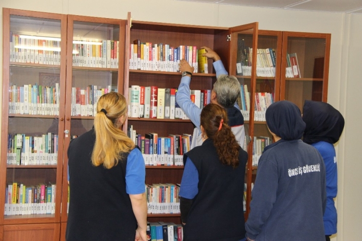 Standard Profil Grubu Düzce Fabrikası’nda Kütüphane Açtı