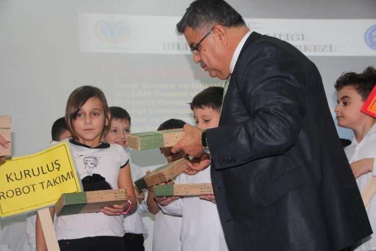 Robotik Ve 3d Yazıcı Atölyelerinin Açılışında Öğrenciler Hünerleri Sergiledi