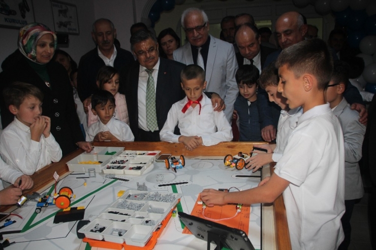 Robotik Ve 3d Yazıcı Atölyelerinin Açılışında Öğrenciler Hünerleri Sergiledi