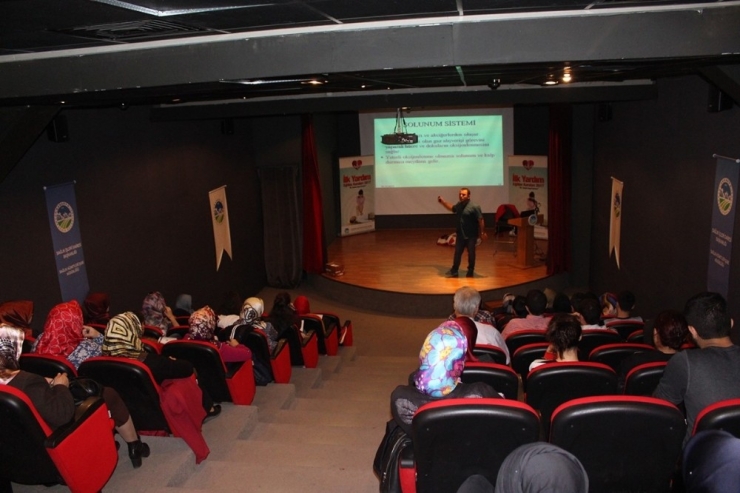 ’İlk Yardım Hayat Kurtarır’ Sloganıyla Düzenlenen Eğitimler Devam Ediyor