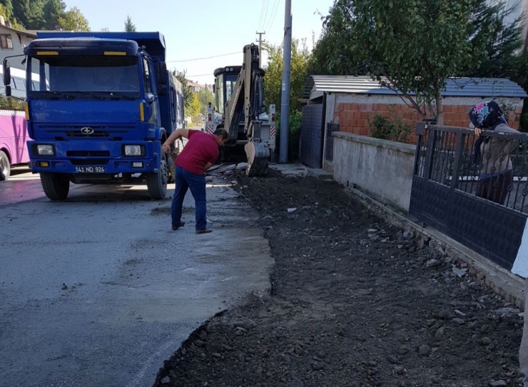 Sapanca’ya Son 10 Ayda 9 Bin Ton Asfalt Atıldı