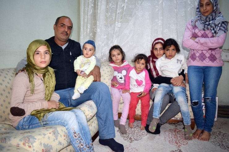 Suriyeli Baba Ailesine Kavuştu