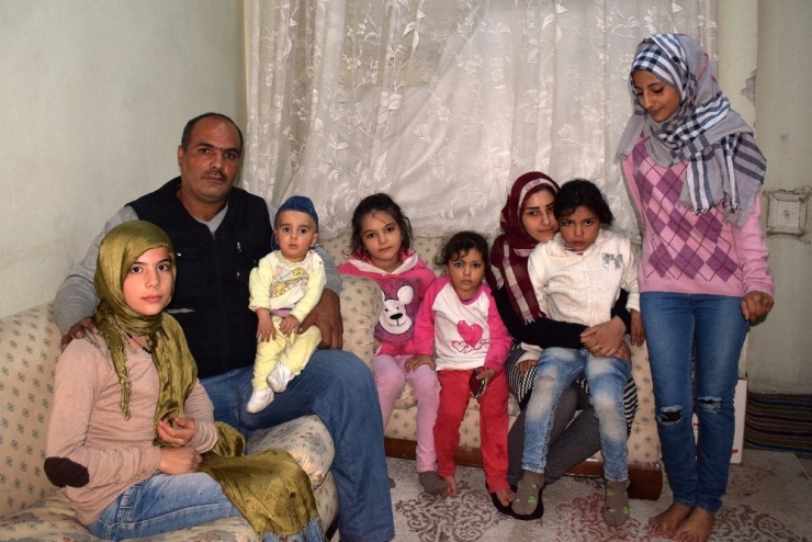 Suriyeli Baba Ailesine Kavuştu