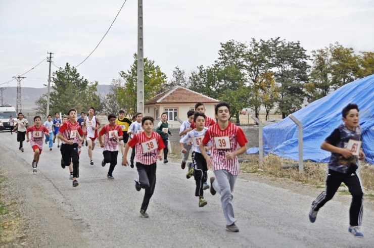 Sungurlu’da Kros Yarışları Nefes Kesti