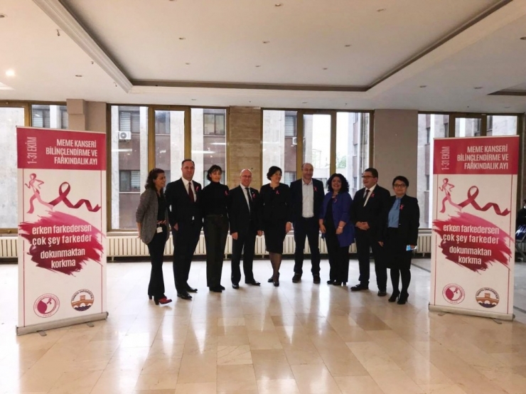 Tü’den Meme Kanserine Farkındalık