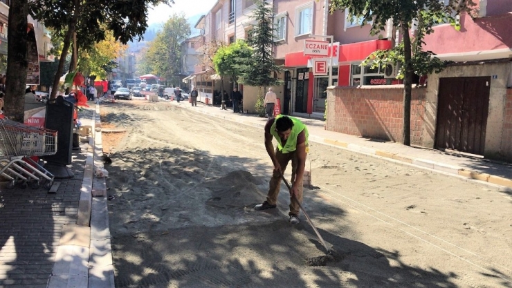 Başiskele’de 100 Metrelik Yol Bir Günde Onarıldı
