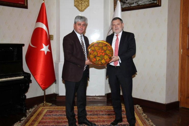 Vali Doğan Rusya’nın Trabzon Başkonsolosunu Kabul Etti