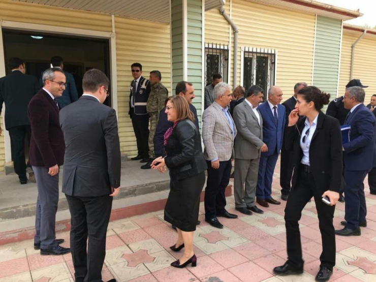 Vali Yerlikaya Muhtarlarla Buluştu