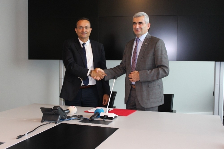 Tazelenme Üniversite İle Yaşam Boyu Öğrenme