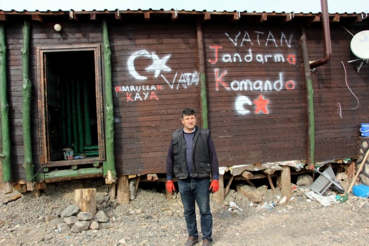 Kale Tamam, Sıra ’Komando Evi’nde