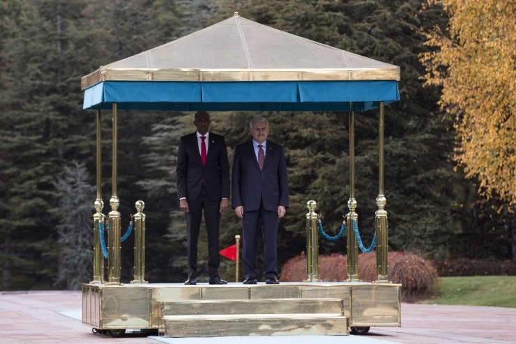 Başbakan Yıldırım, Somali Başbakanı Kayre’yi Resmi Törenle Karşıladı