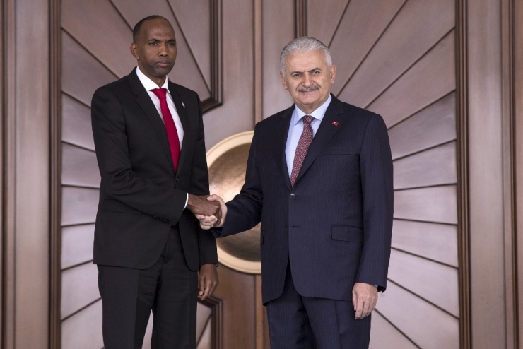 Başbakan Yıldırım, Somali Başbakanı Kayre’yi Resmi Törenle Karşıladı