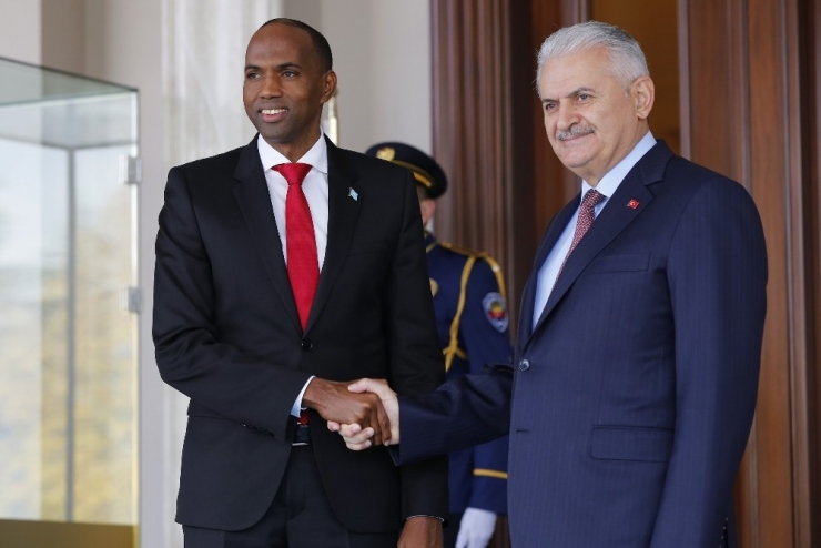 Başbakan Yıldırım, Somali Başbakanı Kayre’yi Resmi Törenle Karşıladı