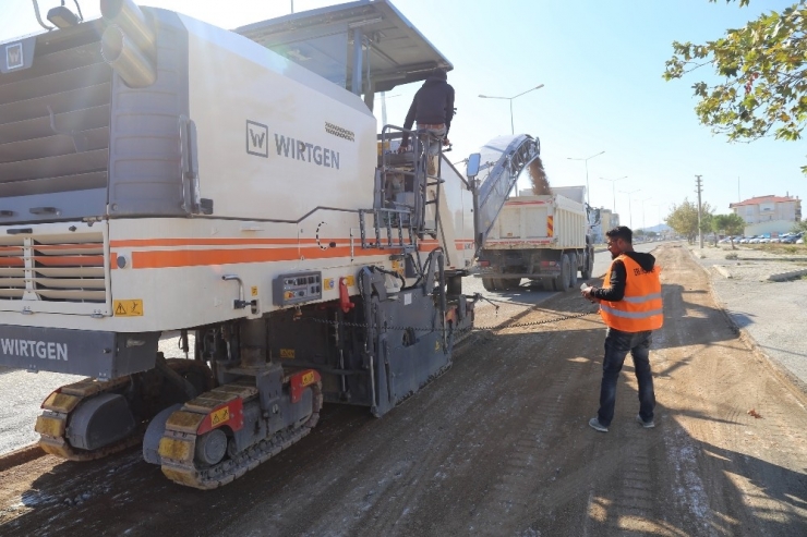 Burhaniye’nin Giriş Caddesi Pırıl Pırıl Olacak