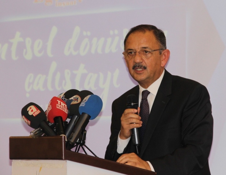 Bakan Özhaseki’den Belediye Başkanlarına: “Çiçek Böcekle, Sanatla Uğraşmayın, Kentsel Dönüşüme Öncelik Verin”
