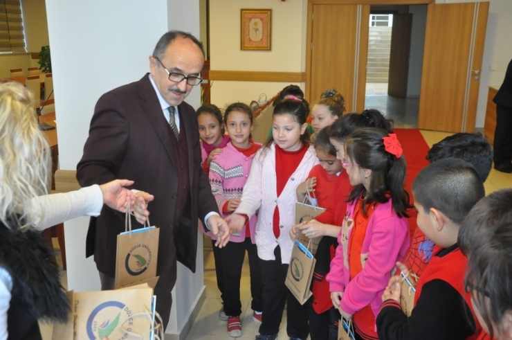 Düzce Işık İlkokulu Öğrencilerinden Düzce Üniversitesi’ne Ziyaret