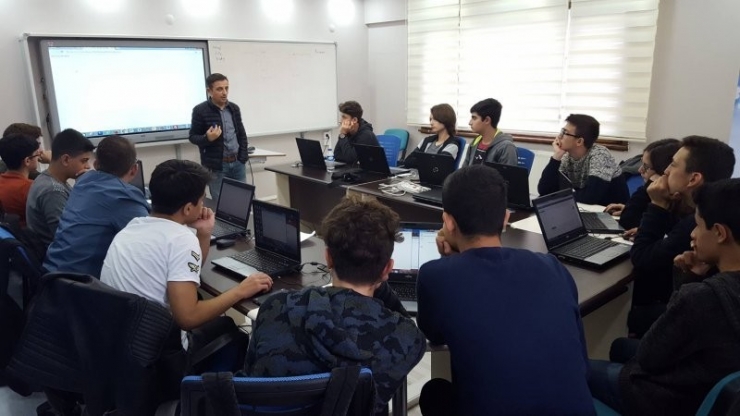 Düzceli Öğrenciler Kodluyor