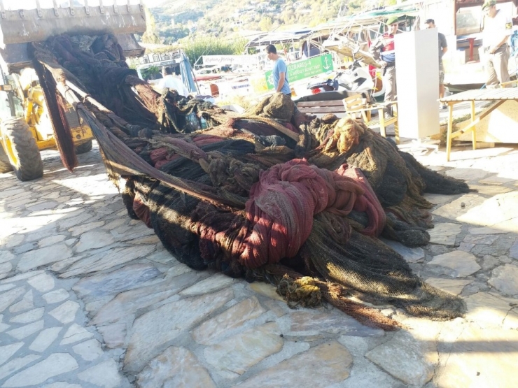 Marmaris’te Hayalet Ağlar Temizleniyor