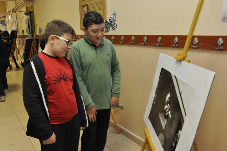 Gaziantep Kolej Vakfında ’’Atatürk İle Yaşıyorum’’ Sergisi