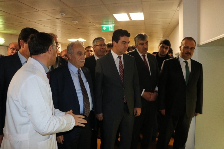 Bakan Fakıbaba Konya’da Ziyaretlerde Bulundu