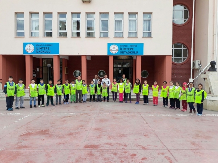 Körfezli Öğrenciler Ders İşlerken Ders Verdiler