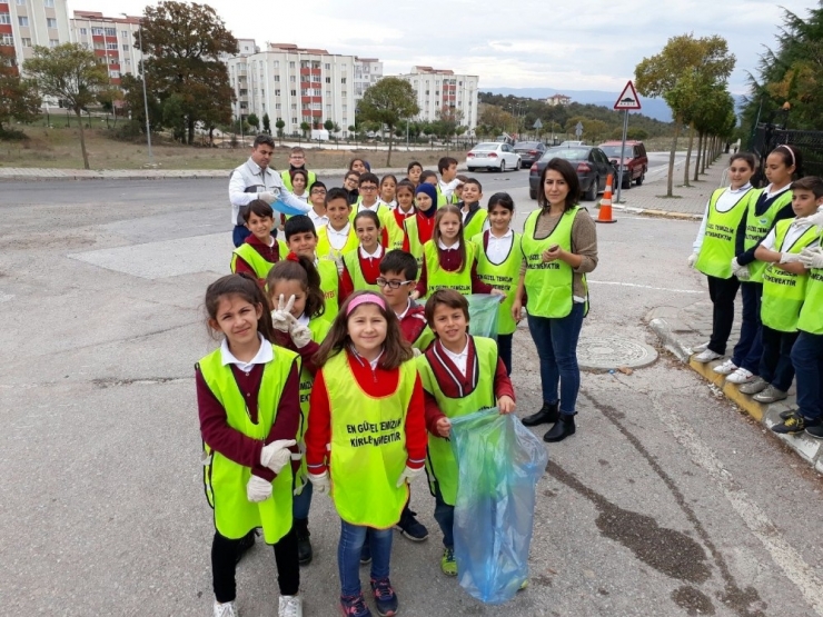 Körfezli Öğrenciler Ders İşlerken Ders Verdiler