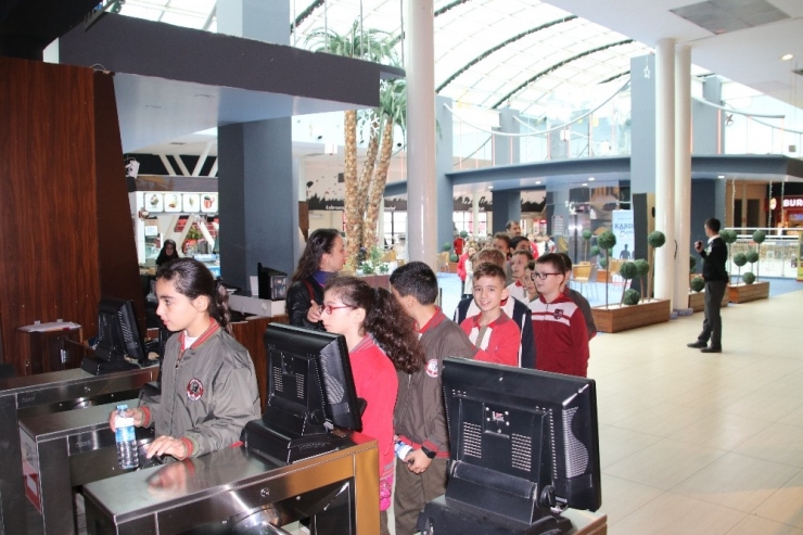 Sinemaya Gitmeyen Öğrenci Kalmayacak