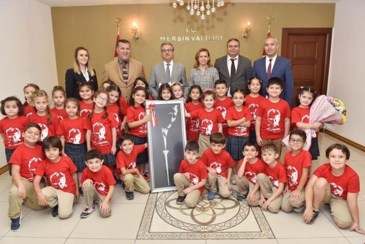 Vali Su Öğrencilerle Bir Araya Geldi