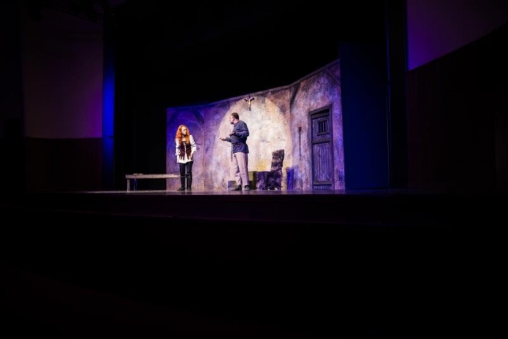 ‘Jeanne D’arc’ın Öteki Ölümü’ Oyunu Adana’da Sahneledi