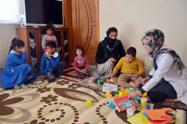 Bedensel Engelli Umut’a Eğitim Desteği