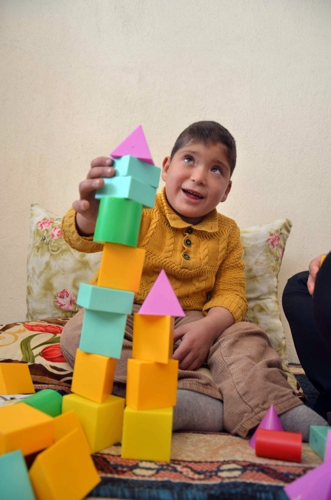 Bedensel Engelli Umut’a Eğitim Desteği