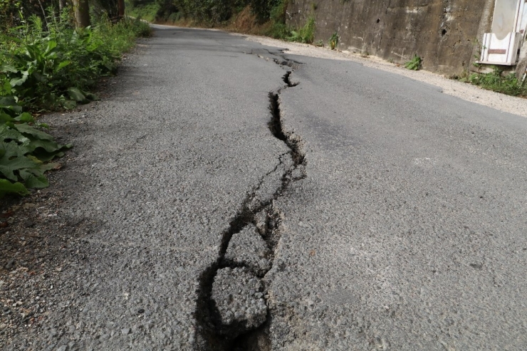 Rize’de Köprülü Köyü Sakinleri Diken Üstünde