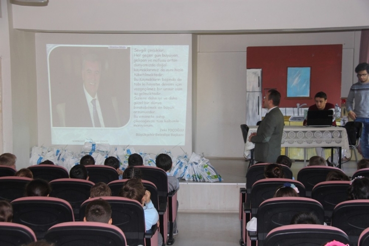 Minik Öğrenciler Su Tasarrufu Konusunda Bilinçleniyor