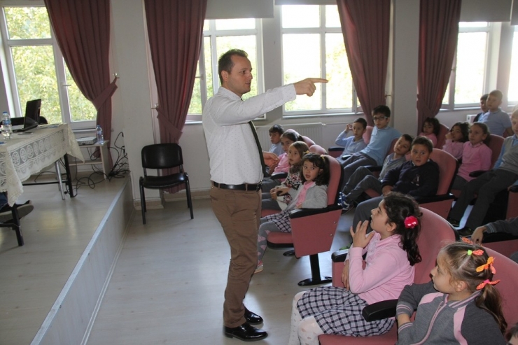 Minik Öğrenciler Su Tasarrufu Konusunda Bilinçleniyor