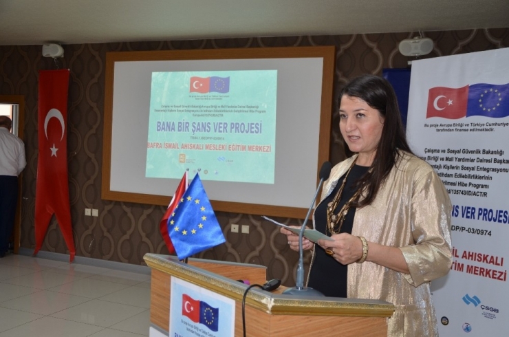 "Bana Bir Şans Ver Projesi” Kapanış Toplantısı