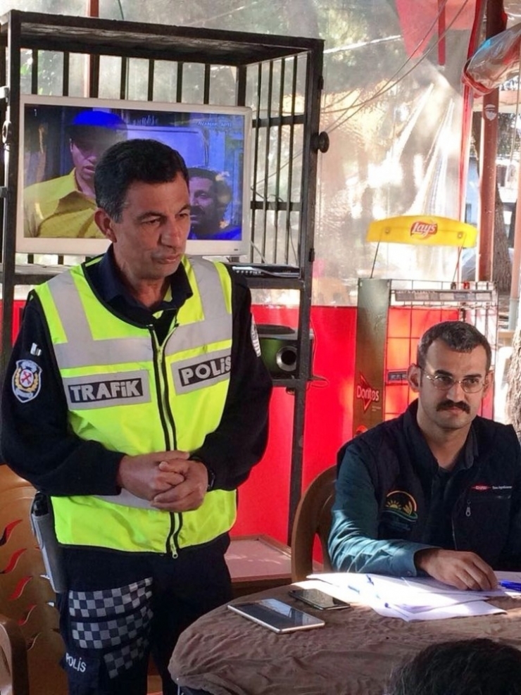 Sarıgöl’de Çiftçilere Trafik Eğitimi