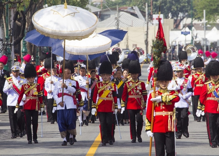 Tayland Eski Kralını Uğurluyor