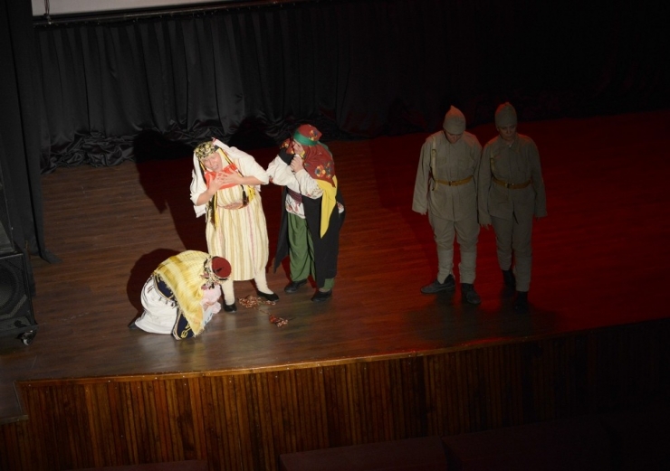 Annelerden Cumhuriyet Bayramı Gösterisi