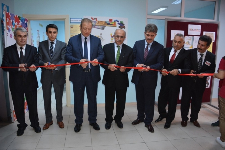 Arsin’de Robotik Kodlama Atölyesi Ve Zeka Oyunları Sınıfı Açıldı