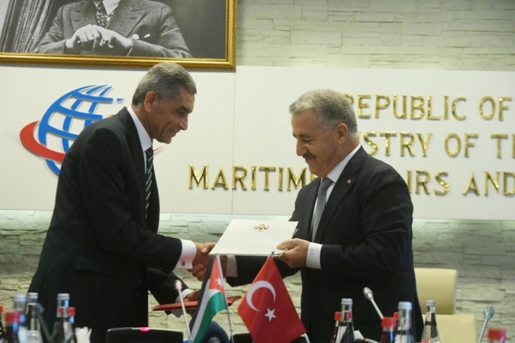 Bakan Arslan: "Thy’nin Akabe’ye Mart Ayından İtibaren Uçuşları Başlayacak"