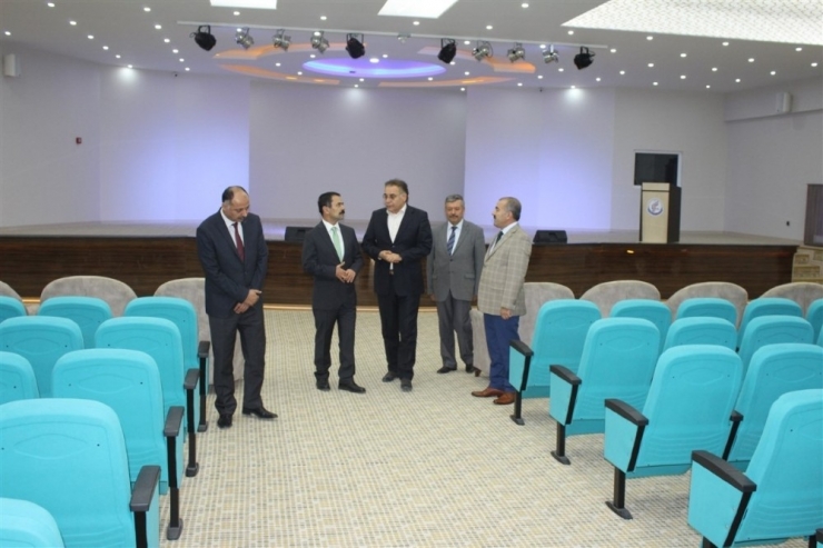 Vali Aktaş, Kardelen Koleji’ni Ziyaret Etti