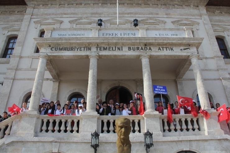 Cumhuriyet Eğitim Treni Sivas’ta