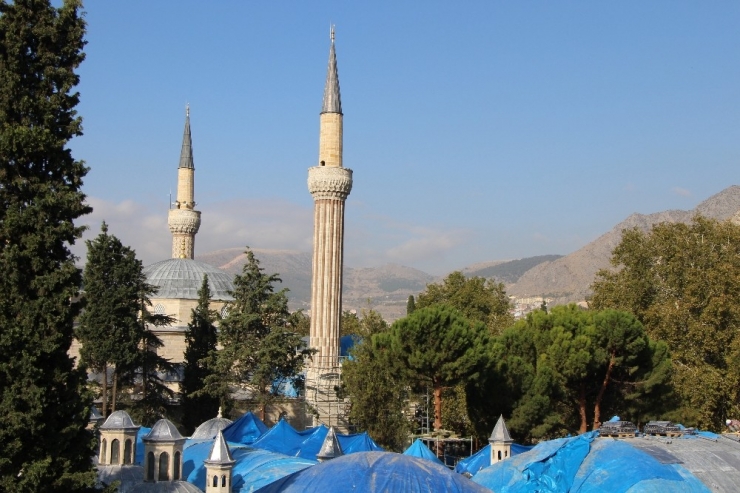 Deprem Fotoğrafları Tarihi Camideki Restorasyonun Seyrini Değiştirdi