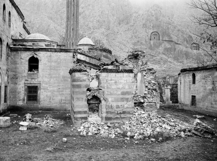 Deprem Fotoğrafları Tarihi Camideki Restorasyonun Seyrini Değiştirdi