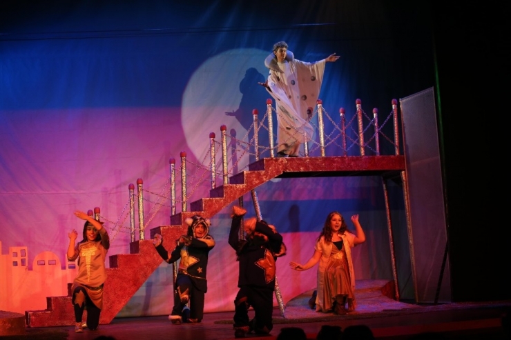 Karşıyaka Belediye Tiyatrosu 22. Yılında