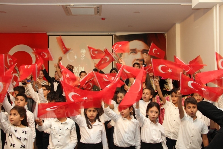 Gaziantep Uğur Ortaokulunda 29 Ekim Coşkusu